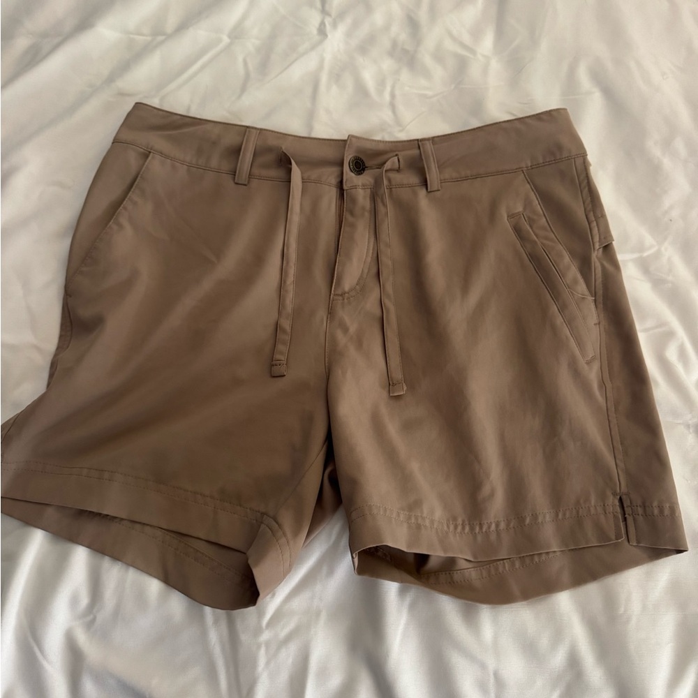 Magellan Outdoors Tan Cargo Shorts with Drawstring